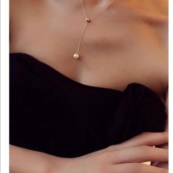 Delicate Pearl Necklace - Picture 4 of 6